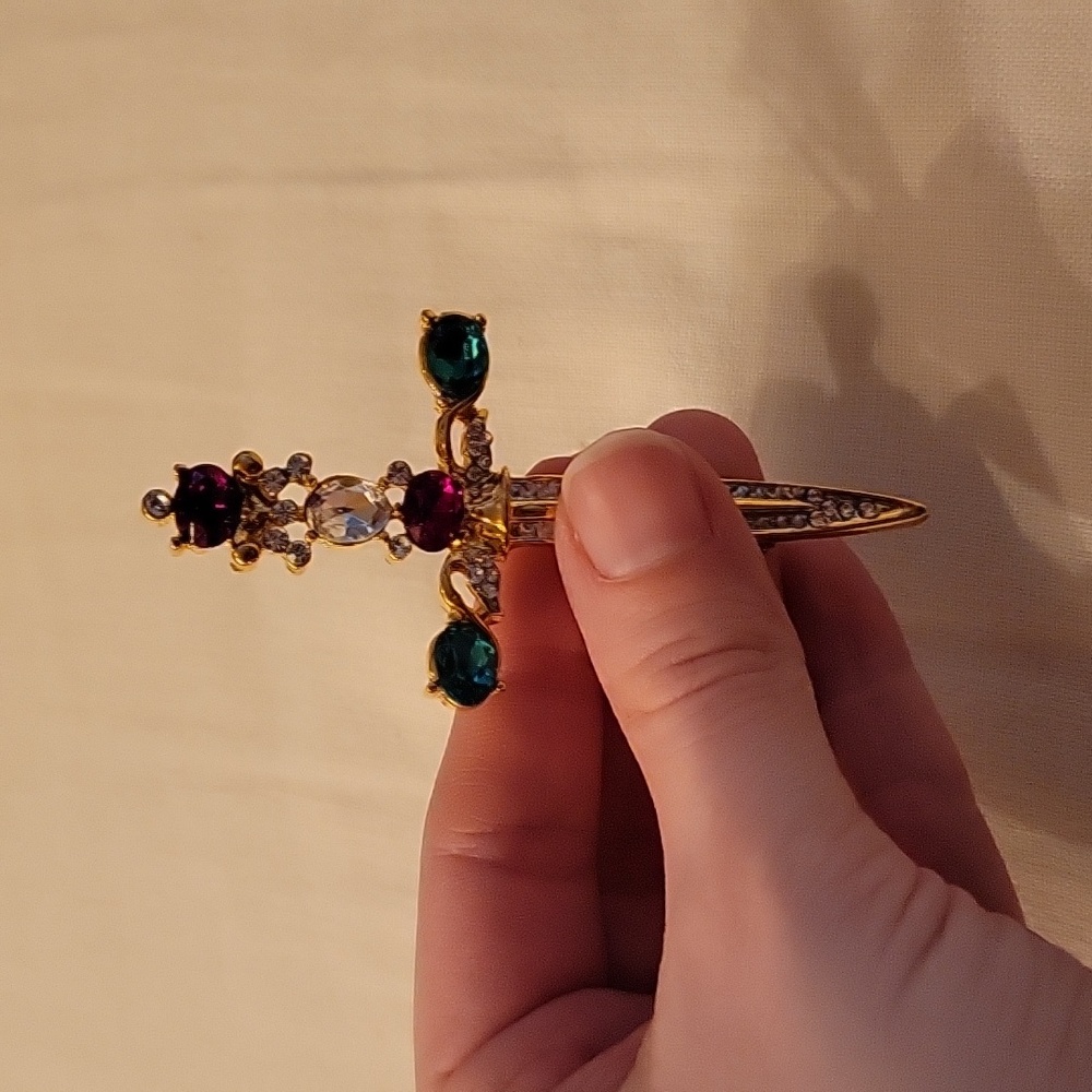 Vintage Sword Pin - Picture 2 of 3